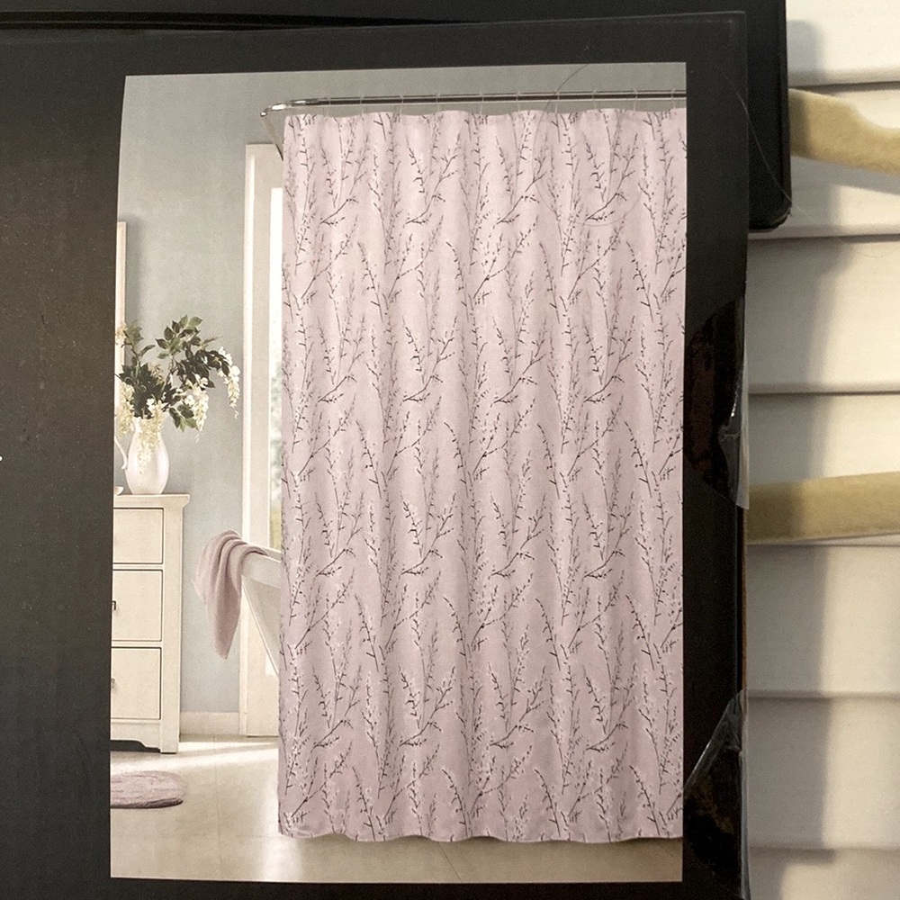 NWT Waltham Jacquard Shower Curtain “Whitley”, Sz. 70x72. Blush